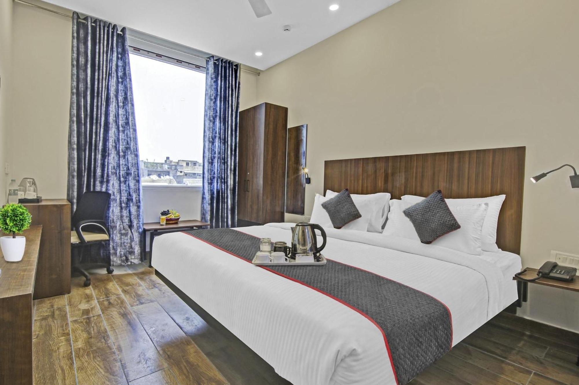 Hotel Townhouse Golden Frame Ghaziabad Zewnętrze zdjęcie